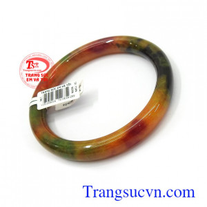 Vòng ngọc có kiểm định chứa nguồn năng lượng dồi dào, có tác dụng đem lại may mắn, bình an và thịnh vượng cho người đeo