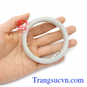 Vòng ngọc đẹp tinh tế màu sắc độc đáo, mới lạ, chất lượng cao, giao hàng nhanh trên toàn quốc