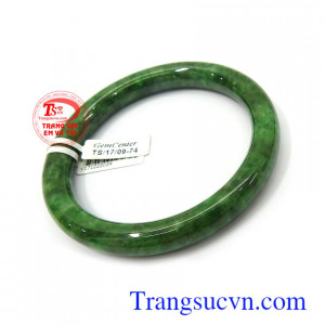Vòng ngọc Jadeite mệnh Hỏa là món quà tuyệt vời cho một nửa mà bạn yêu thương