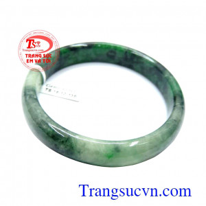 Vòng ngọc nữ tính chất lượng