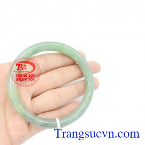 Vòng phỉ thúy thiên nhiên đẹp