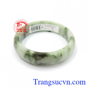 Sản phẩm Vòng tay cẩm thạch đẳng cấp phù hợp làm quà tặng cho Chị Em, Mẹ, Bà và người thân yêu trong các dịp lễ, tết, sinh nhật, ngày kỷ niệm ....