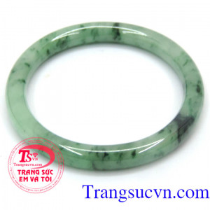 Sản phẩm vòng tay từ ngọc thiên nhiên cao cấp,sản phẩm với mẫu mã đẹp,chất lượng tốt.Giá thành hợp lý