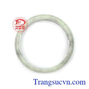 Vòng tay ngọc JADEITE là sản phấm rất đưuọc ưa chuộng từ xưa đến nay