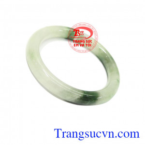 Vòng tay cẩm thạch mang lại sự an lành, may mắn cho người sở hữu