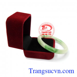 Vòng tay ngọc thời trang