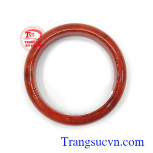 Vòng thạch cẩm ngọc đỏ phù hợp nhiều lứa tuổi và phong cách thời trang khác nhau