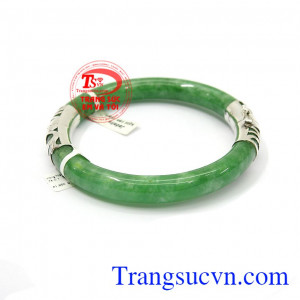 Vòng xanh lam bọc bạc Đá tốt cho người mệnh Hỏa nhất phải là đá có màu thuộc hành Mộc, tức là xanh lá cây