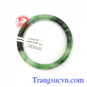 Vòng xanh vân đẹp cỡ rất nhỏ là món quà tuyệt vời dành cho người yêu thương những dịp ý nghĩa.