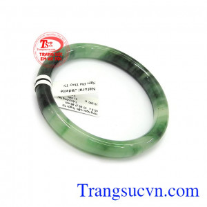 Vòng xanh vân đẹp cỡ rất nhỏ chứa nhiều năng lượng dồi dào, được nhiều người ưa chuộng từ xưa đến nay như là lá bùa hộ mệnh cho bản thân