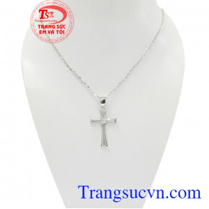 Bộ dây chuyền công giáo vàng trắng được thiết kế tinh tế, sang trọng cùng kết hợp cùng viên đá lấp lánh tạo điểm nhấn cho sản phẩm