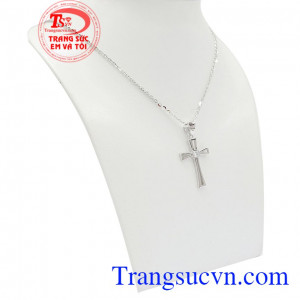 Bộ dây chuyền công giáo vàng trắng dễ dàng kết hợp với các trang phục