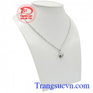 Bộ dây hồ ly vàng trắng được chế tác tinh tế, sắc nét là món quà ý nghĩa dành tặng bạn gái