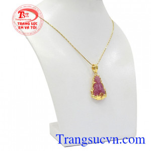 Bộ mặt dây ruby quan âm may mắn tôn lên vẻ sang trọng, quý phái cho phái nữ.