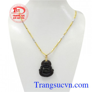 Bộ mặt dây vàng Di Lặc là sản phẩm hiện được nhiều người ưa chuộng đem lại nhiều may mắn cho người đeo.