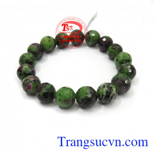 Chuỗi Anyolit 12,5 ly được xem là biểu tượng tình yêu và sự thủy chung trong cuộc sống hôn nhân