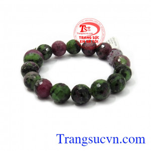 Chuỗi Anyolite-Zoisite là ruby xanh Ấn Độ đẹp có tác dụng của đá trong phong thủy tượng trưng cho tình yêu vợ chồng và lòng chung thủy