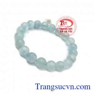 Đá Aquamarine sở hữu một nguồn năng lượng tinh khiết, hội tụ tinh hoa đất trời