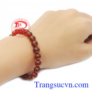 Đá Garnet giúp người đeo tạo ý chí trong cuộc sống, khơi dậy cảm giác vững tin và kiên định,Chuỗi tay Garnet 7 ly đẹp