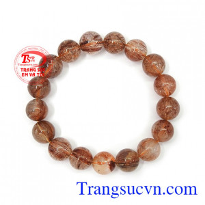 Chuỗi thạch anh tóc đỏ độc đáo được nhiều người lựa chọn như lá bùa hộ mệnh cho bản thân