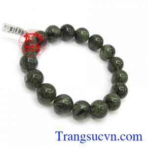 Chuỗi thạch anh tóc xanh đẹp có tác dụng mang lại bình an, may mắn và thịnh vượng cho người đeo, là lá bùa hộ mệnh cho bản thân