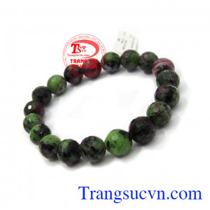 Chuỗi Anyolite-Zoisite này là sự kết hợp giữa màu sắc, năng lượng và tính chất siêu hình của chúng rất hữu ích để hỗ trợ chữa bệnh cho cơ thể