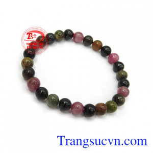 Đá Turamaline ngũ hành rất được phái đẹp ưa chuộng, sử dụng như lá bùa hộ mệnh cho bản thân
