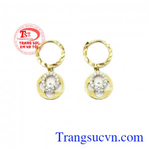 Hoa tai nữ vàng tinh tế là sản phẩm được nhập khẩu hoàn toàn từ Hàn Quốc,Hoa tai nữ vàng tinh tế