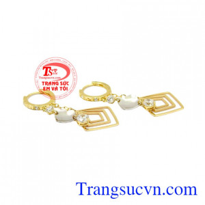 Trang sức Em và Tôi nhận đặt thiết kế theo yêu cầu của khách hàng. Hoa tai vàng nữ cá tính