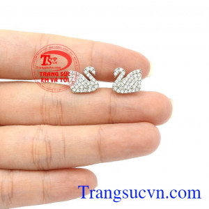 Sản phẩm thích hợp làm quà tặng cho người thân hoặc bạn bè,Hoa tai vàng thiên nga