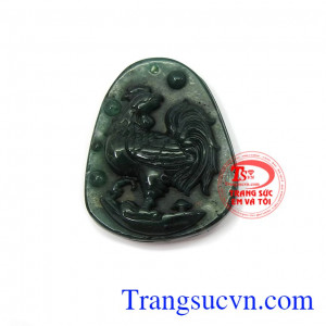 Mặt canxedon tuổi Dậu là sản phẩm được chế tác từ đá canxedon thiên nhiên chạm khắc hình gà may mắn