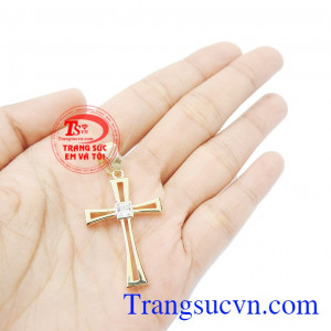 Mặt dây chuyền vàng dễ kết hợp cùng nhiều kiểu dây chuyền vàng