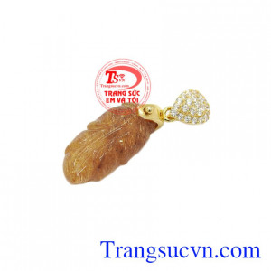 Mặt dây lá thạch anh tóc xinh xắn mang lại may mắn, sự phồn thịnh cho gia chủ.