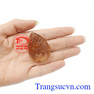 Mặt dây thạch anh tóc phúc long thích hợp làm quà tặng bạn bè và người thân