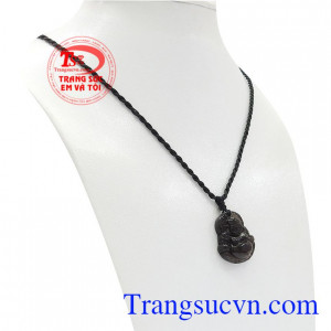 Viên đá hộ mệnh được coi như lá bừa bảo vệ chủ nhân