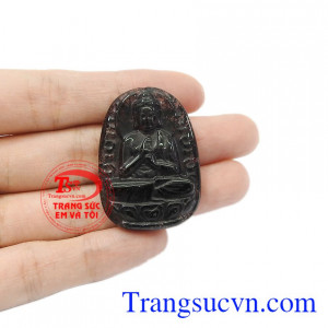 Mặt phật chạm khắc tinh tế, hợp mệnh đem lại cho người dùng sản phẩm cao cấp. Mặt phật tuổi mùi-thân thạch anh tóc đen.