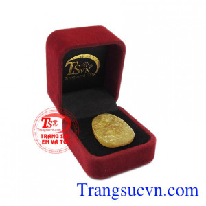 Phật thiên thủ thiên nhãn là phật bản mệnh cho người tuổi tý. Mặt phật tuổi tý thạch anh tóc vàng