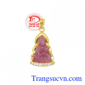 Mặt quan âm ruby an lành sẽ là món quà ý nghĩa để dành tặng cho người thân, bạn bè với lời cầu chúc cho người nhận luôn được may mắn, an lành.
