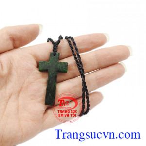 Mặt thánh giá ngọc cẩm thạch thích hợp làm quà tặng bạn bè và người thân.