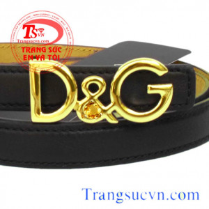 Với bộ Mặt thắt lưng hàng hiệu kèm kẹp caravat vàng 18k gắn kim cương,dây chuyền vàng italya cho nam phong cách sang trọng