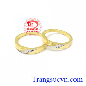 Nhẫn cưới gắn kết đôi lứa đem lại yêu thương, hạnh phúc cho người đeo.