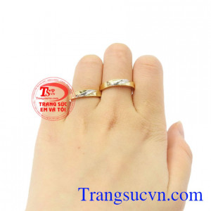 Nhẫn cưới gắn kết đôi lứa giao hàng trên toàn quốc.