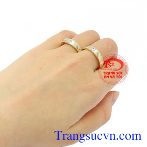 Nhẫn cưới vàng tình yêu lứa đôi Korea giao hàng trên toàn quốc.