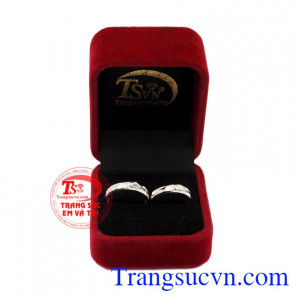 Nhẫn cưới vàng trắng xinh xắn 