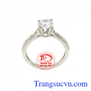 Nhẫn đính hôn vàng trắng đẹp được thiết kế tinh tế, sang trọng