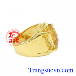 Thạch anh vàng thiên nhiên hợp phong thủy càng giúp người đeo gặp nhiều may mắn, thịnh vượng. Nhẫn nam thạch anh vàng đẹp