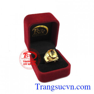Nhẫn nam thạch anh vàng đẹp được bảo hành uy tín, giao hàng toàn quốc. 