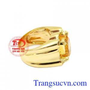 Sự kết hợp vàng tây 14k và thạch anh vàng thiên nhiên giúp sản phẩm càng thêm sang trọng. Nhẫn nam thạch anh vàng lãng tử