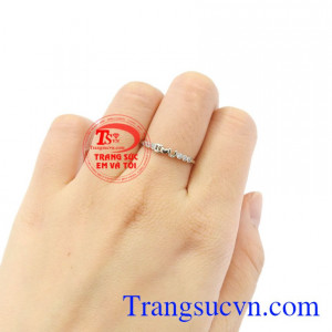 Nhẫn nữ vàng trắng nhỏ xinh vàng 10k chất lượng.
