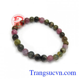 Vòng tumaline chữa bệnh rất được phái đẹp ưa chuộng, phù hợp nhiều lứa tuổi và phong cách thời trang khác nhau